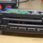 BMW E90 Radio Business CD - napájení rádia na stole mimo auto